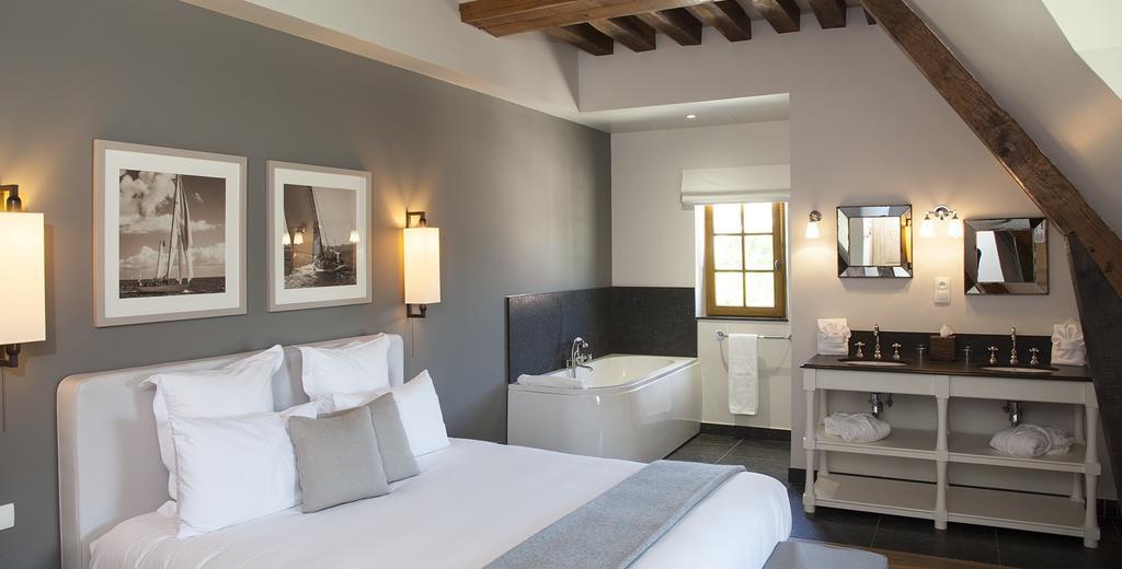 Hotel Manoir De Surville 4*